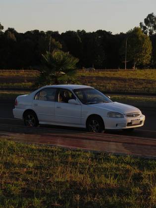 HONDA CIVIC 1.6 LX 16V GASOLINA 4P MANUAL HONDA CIVIC 1.6 LX 16V GASOLINA 4P MANUAL